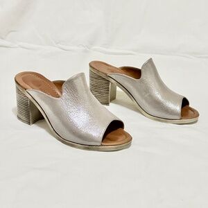 BONIVA Block Heel Mule Sandals Metallic 8.5